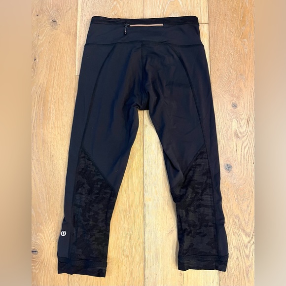 Lululemon Capri black crop leggings 4 - Picture 2 of 5